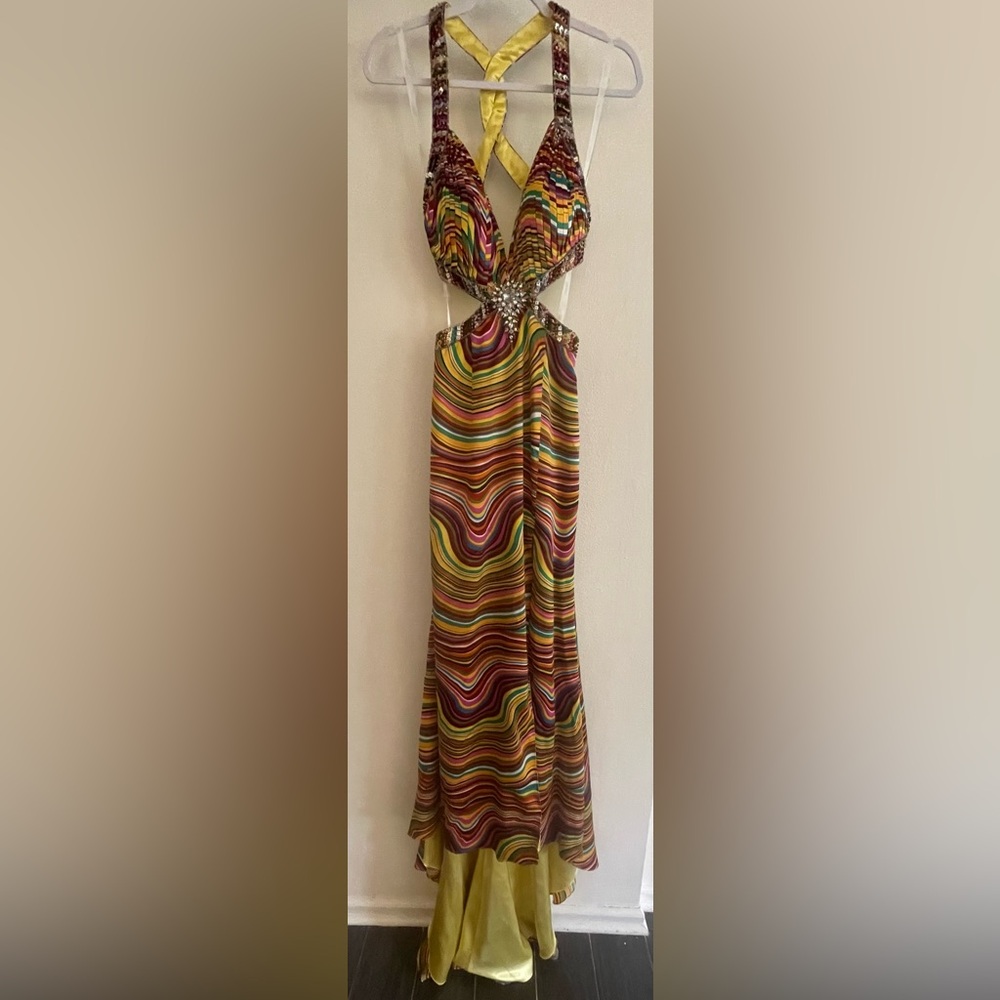 Tony Bowls Paris Formal Gown, size 4